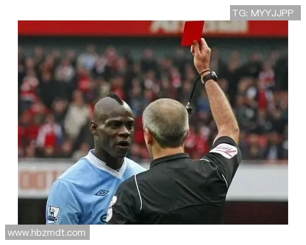 足球明星红牌数量揭秘：谁是场上最受惩罚的球员